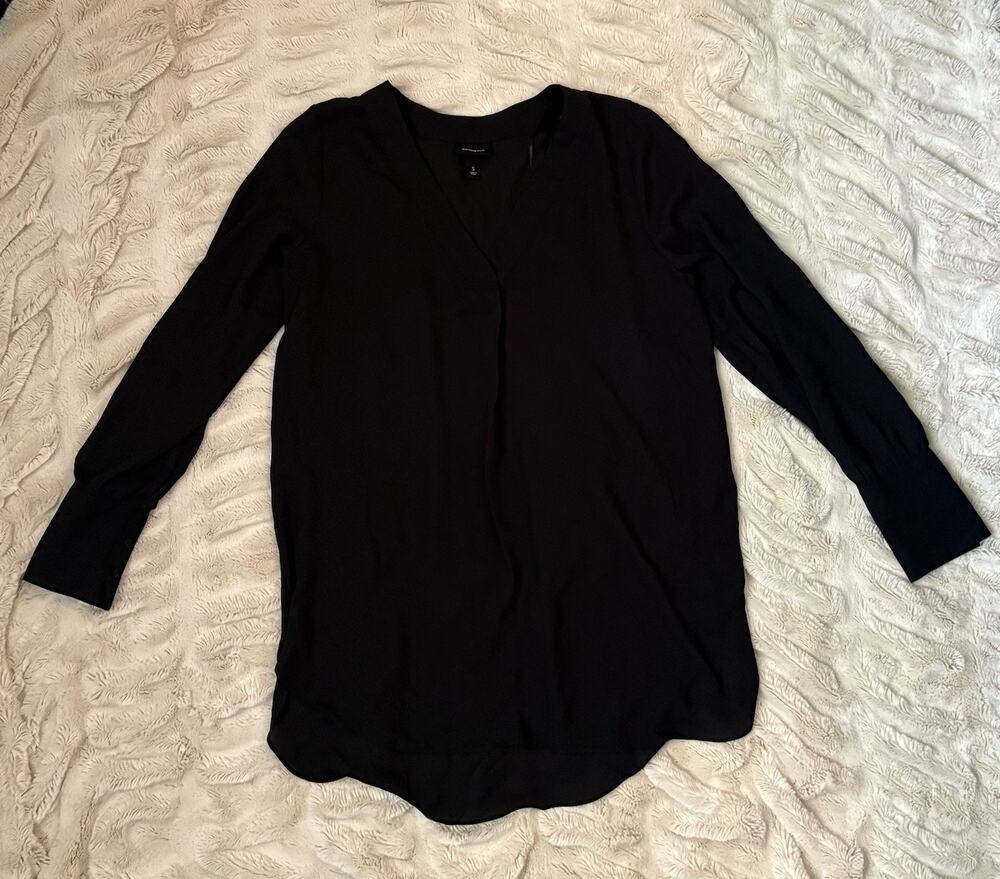 Classic Black Long-Sleeve V-Neck Tunic Blouse Size Small